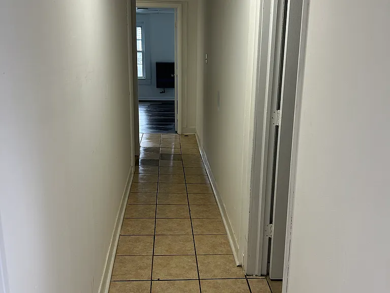 72 Franklin St #1/2 — Photo 6
