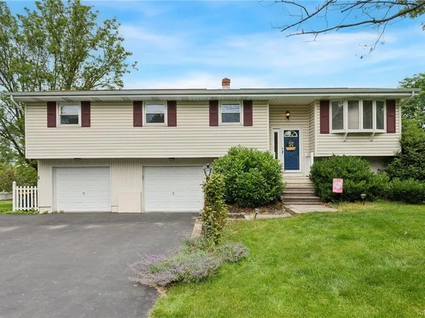 19 Kraft Dr, Allentown, PA 18104