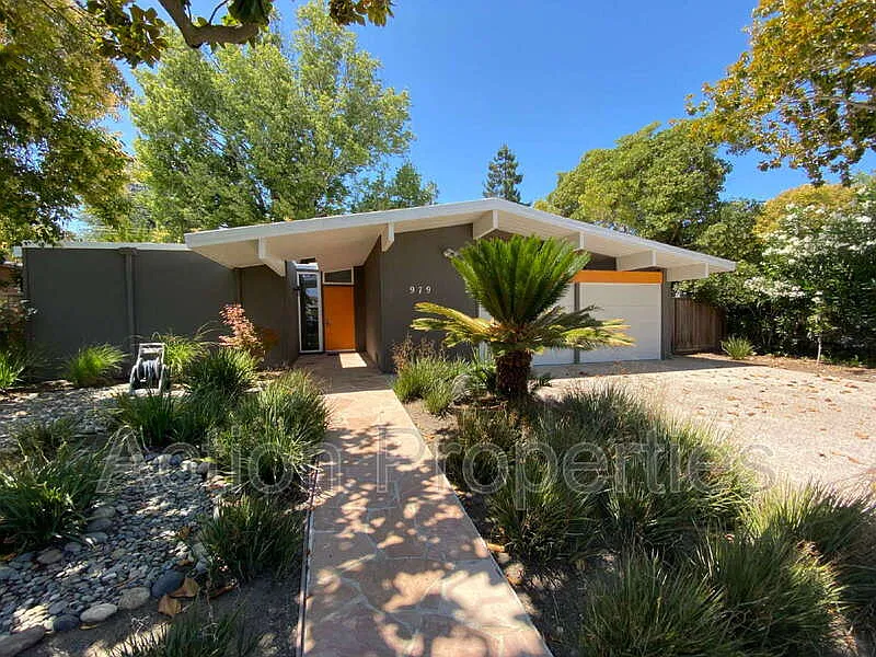 4 bed, 2.0 bath, 1659 sqft, $7,950 — Photo 1