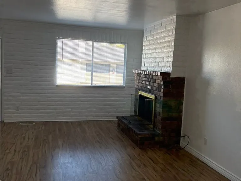 1260 Brinkby Ave — Photo 5