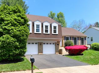 10010 Whidbey Ln, Burke, VA 22015