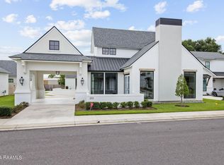 203 Shadow Bend Dr, Broussard, LA 70518