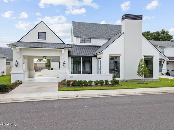203 Shadow Bend Dr, Broussard, LA 70518