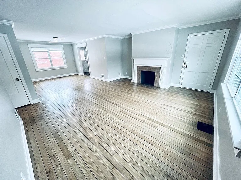 1600 Waltham Rd #B — Photo 4