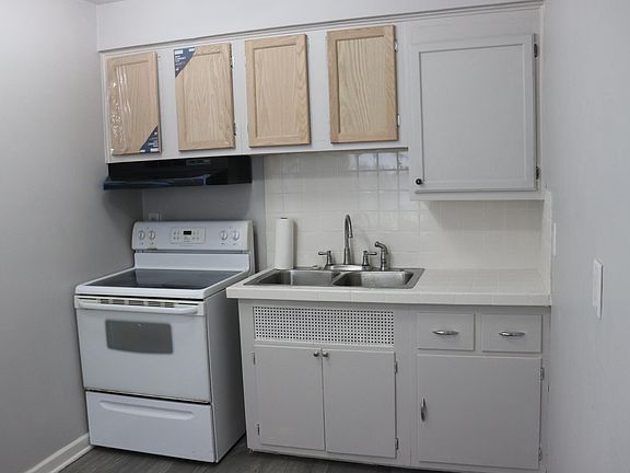 3rd image of 4020 Fulton Ave