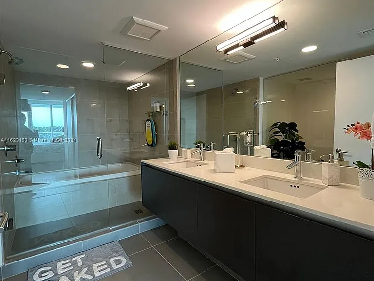 6620 Indian Creek Dr #509 — Photo 4