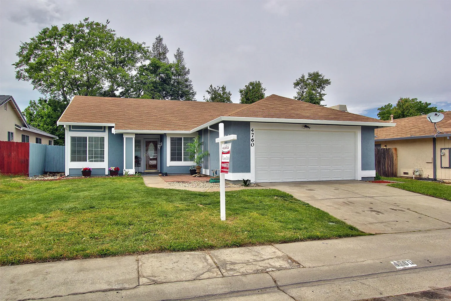 4760 Heatherbrae Cir photo 1