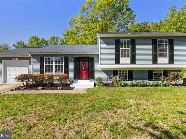 2307 Old Gate Ct, Fort Washington, MD 20744