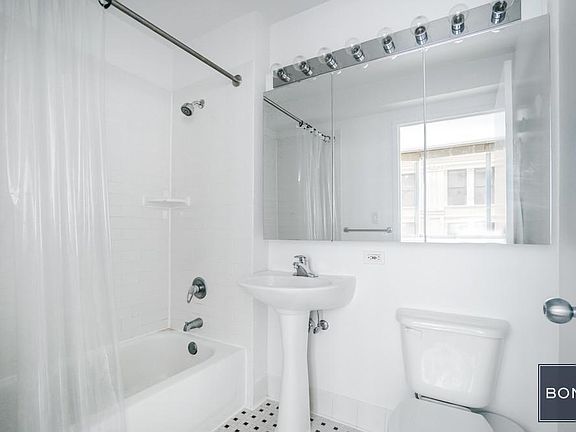 5th image of 111 Worth St APT 10J