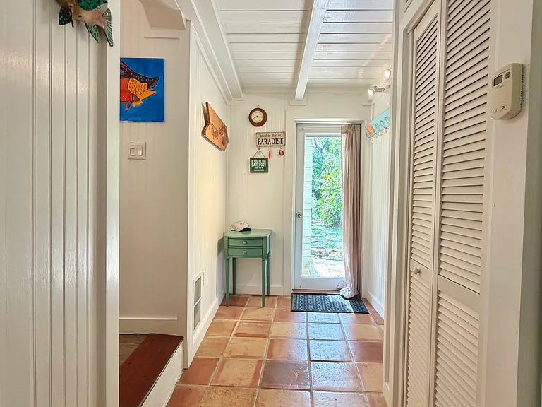 111 N Bay Harbor Dr — Photo 32