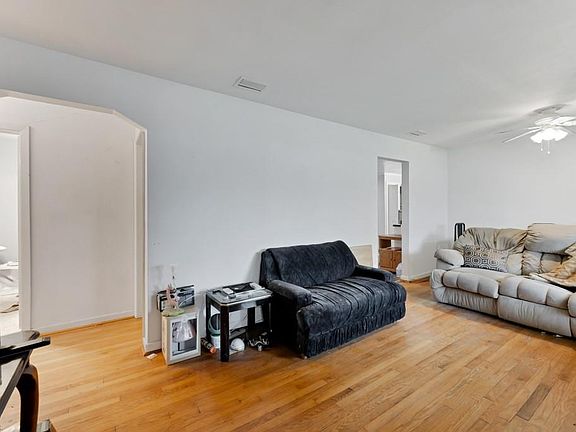 3rd image of 5902 Brinda Ct
