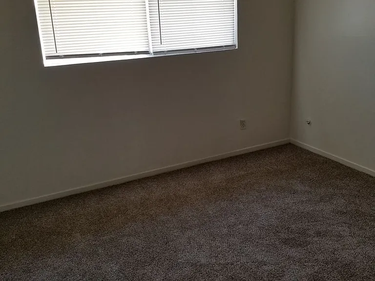 2035 N Burl Dr — Photo 10