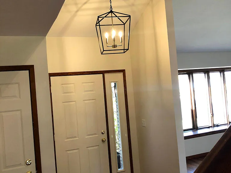 4685 Lindbergh Dr — Photo 9