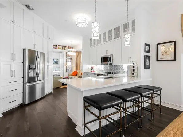 700 Bentwater CIR #201, NAPLES, FL 34108