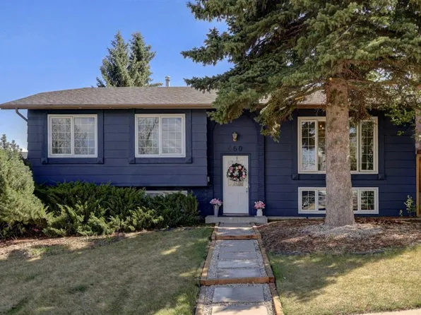 460 NW Parkridge Cres SE, Calgary, AB T2J 5A9
