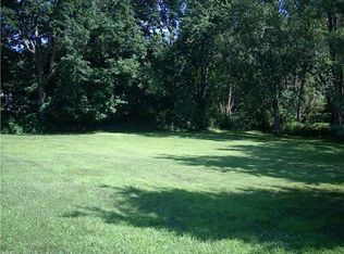 9 McDonald Ave, Cromwell, CT 06416