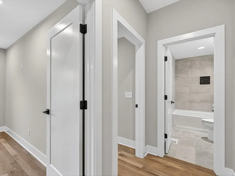 5915 Maxon Ave #B — Photo 40