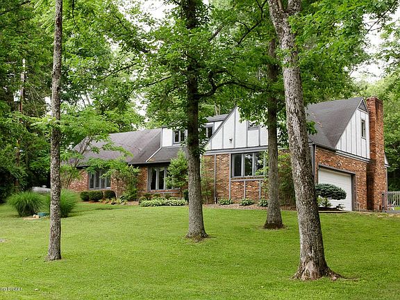 8001 Speer Ln-2