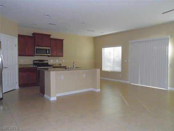 2nd image of 2821 Rough Green St