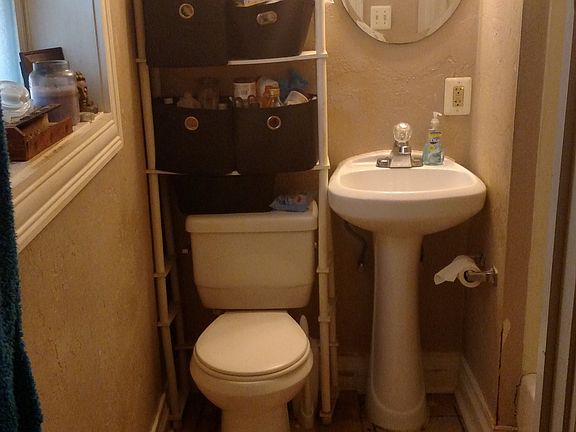 High effeciency toilet and newer sink