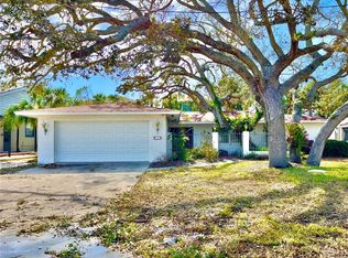 734 Birdsong Ln, Sarasota, FL 34242