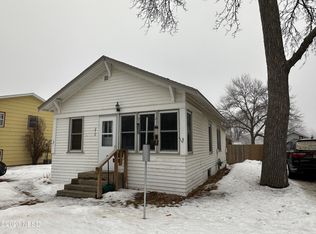 210 8th St NW, Watertown, SD 57201