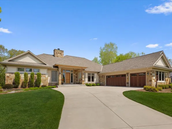 7216 West Fox Haven COURT, Franklin, WI 53132