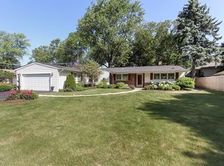 200 W Lonnquist Blvd, Mount Prospect, IL 60056