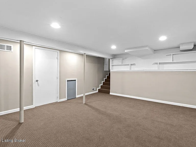 8016 Cortland Dr — Photo 11