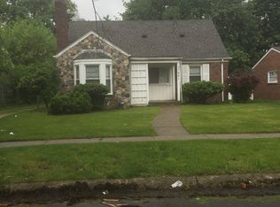 17601 Shaftsbury Ave, Detroit, MI 48219