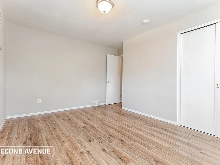 138 College Park Dr — Photo 5