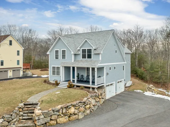 12 Chestnut Way, Lee, NH 03861