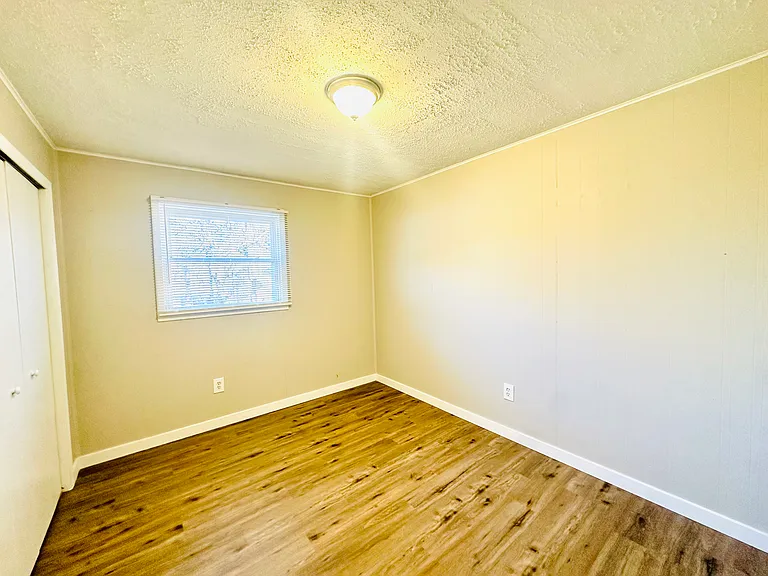 13049 Georgiana Ave — Photo 18