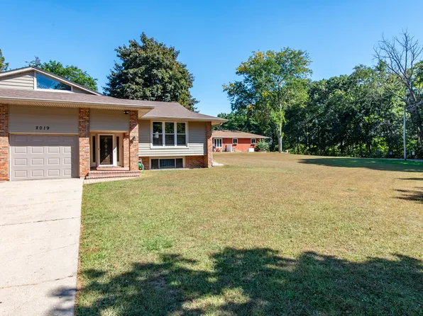 2019 Miraflores Ave, Waukegan, IL 60087