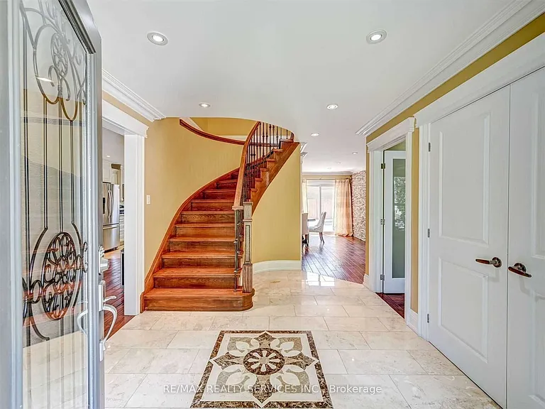 1570 Tipperary Ct — Photo 4