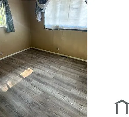 8001 Church Rd — Photo 2