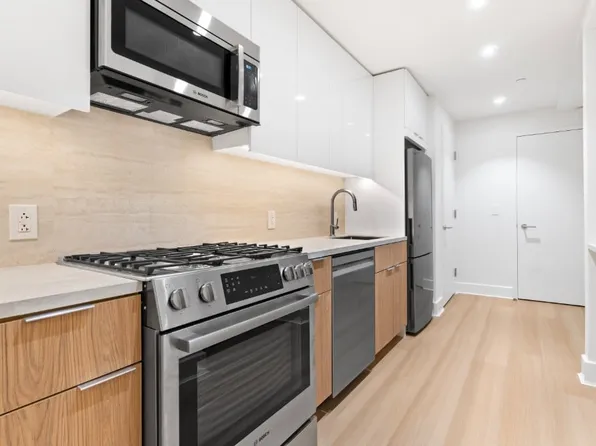 150 Fourth Avenue image 1 of 14