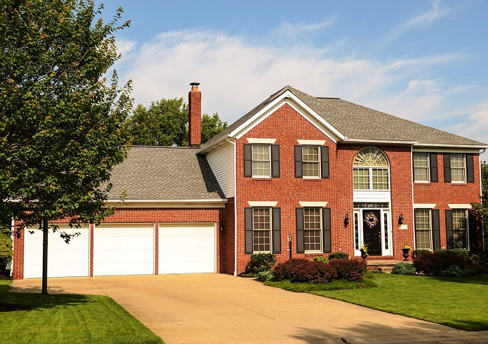 Beautiful Colonial home!