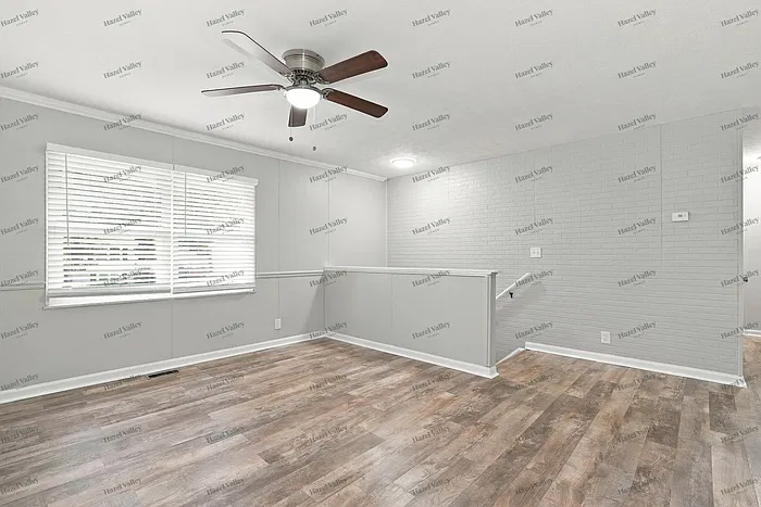 4 bed, 1.5 bath, 972 sqft, $2,095 — Photo 4