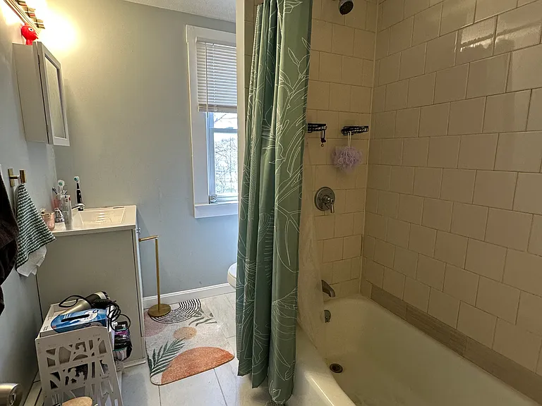 899 Hancock St — Photo 18