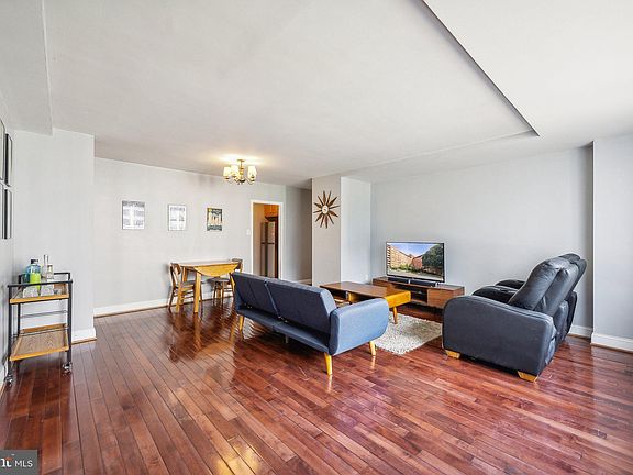 2nd image of 1121 Arlington Blvd APT 830