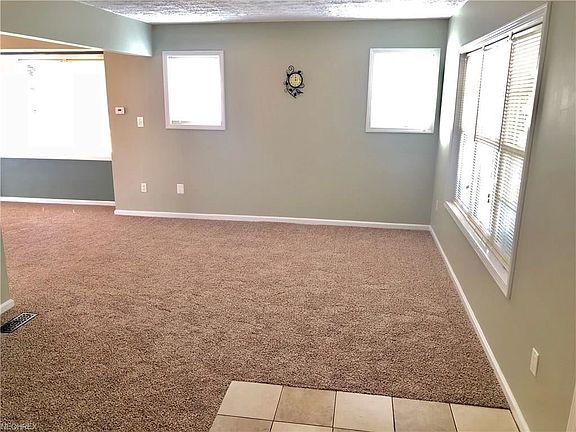 5th image of 1379 Dietz Ave