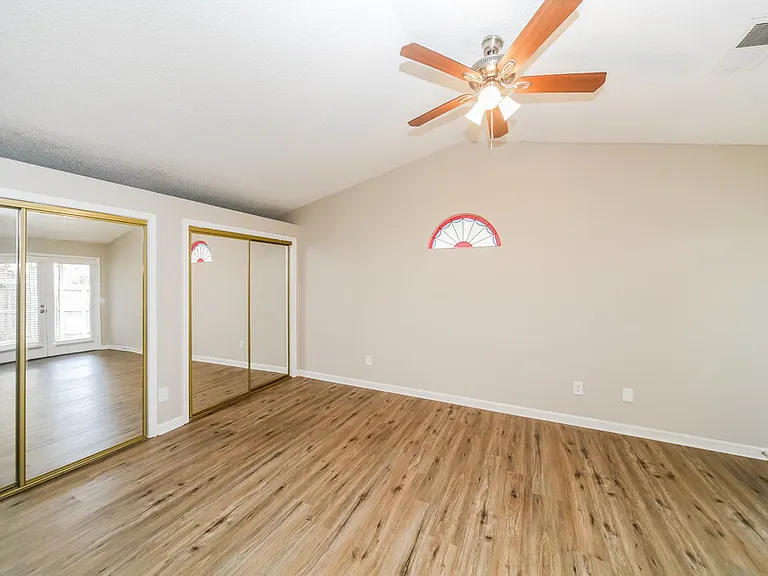 7203 Atterbury Cir E — Photo 9