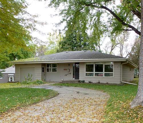 616 10th Street, Windom, MN 56101