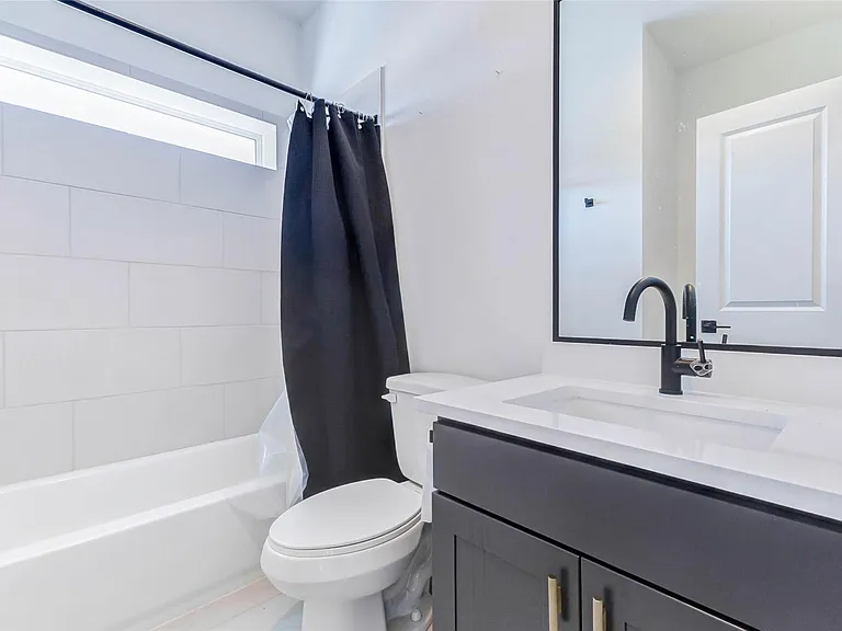 334 Eastwood St — Photo 24