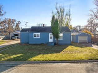 207 4th Ave NW, Towner, ND 58788