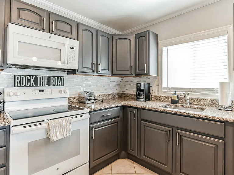121 Newport Bay Dr #A — Photo 8