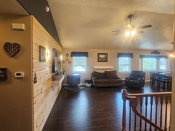 5th image of 309 40th Ave NE