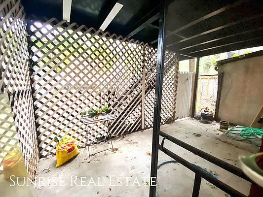 Rented by Sunrise Real Estate | media 33