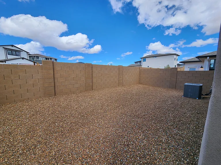 1260 Deadwood Ln — Photo 3